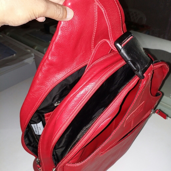 Backpack - Picture 5 of 8